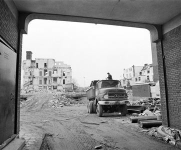 857217 Afbeelding van de sloopwerkzaamheden aan het kantoor van de Levensverzekeringsmaatschappij De Utrecht (Leidseweg ...